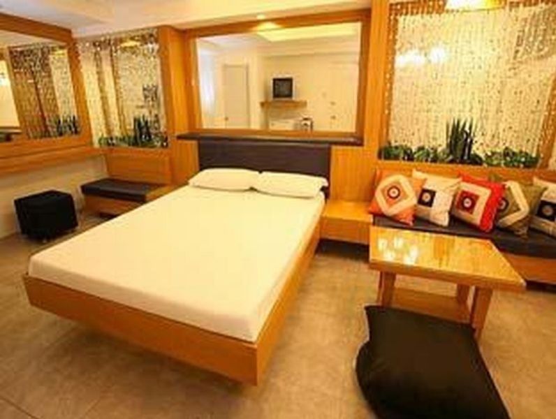 Victoria Court Las Piñas Exterior photo