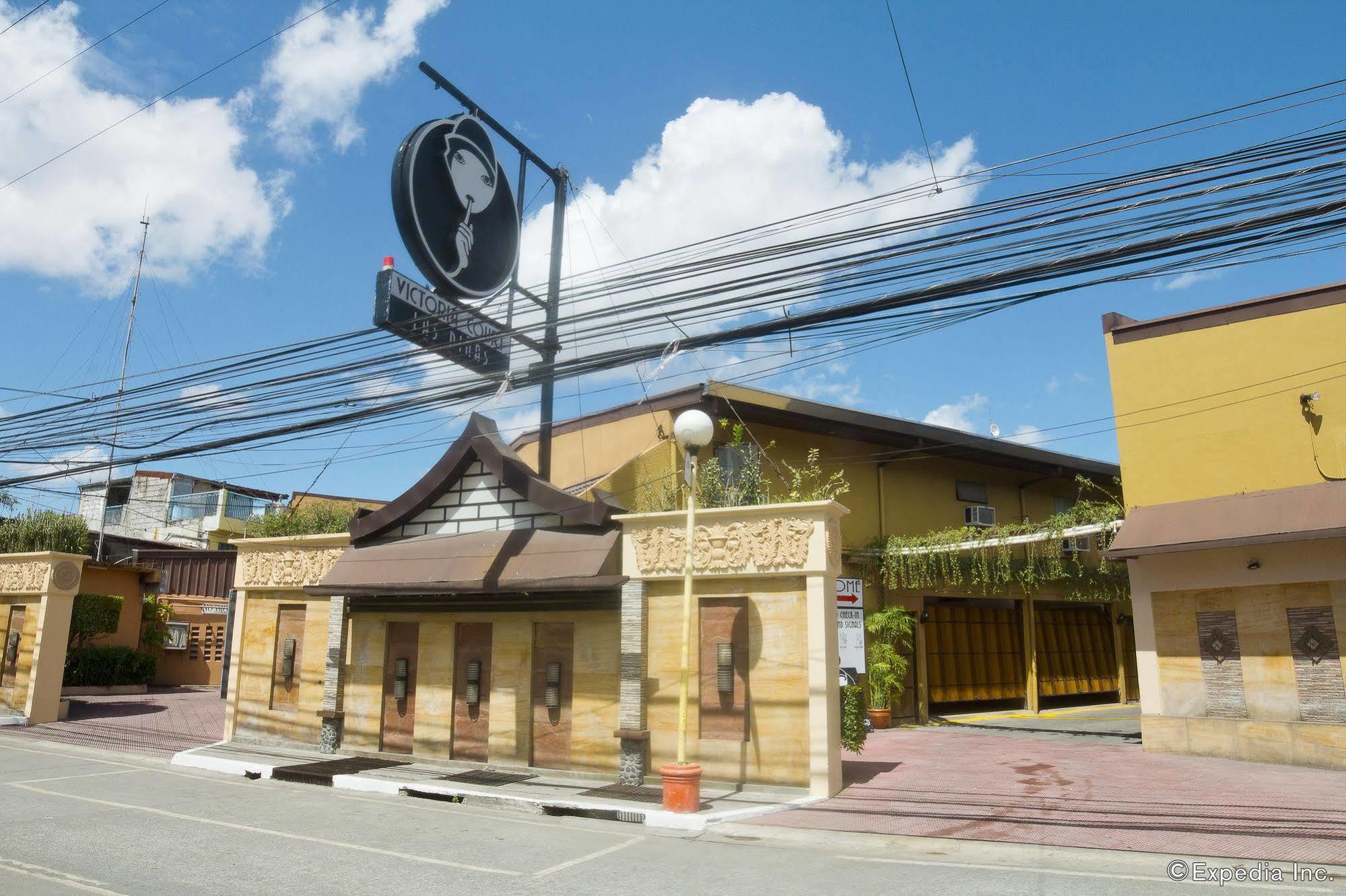 Victoria Court Las Piñas Exterior photo